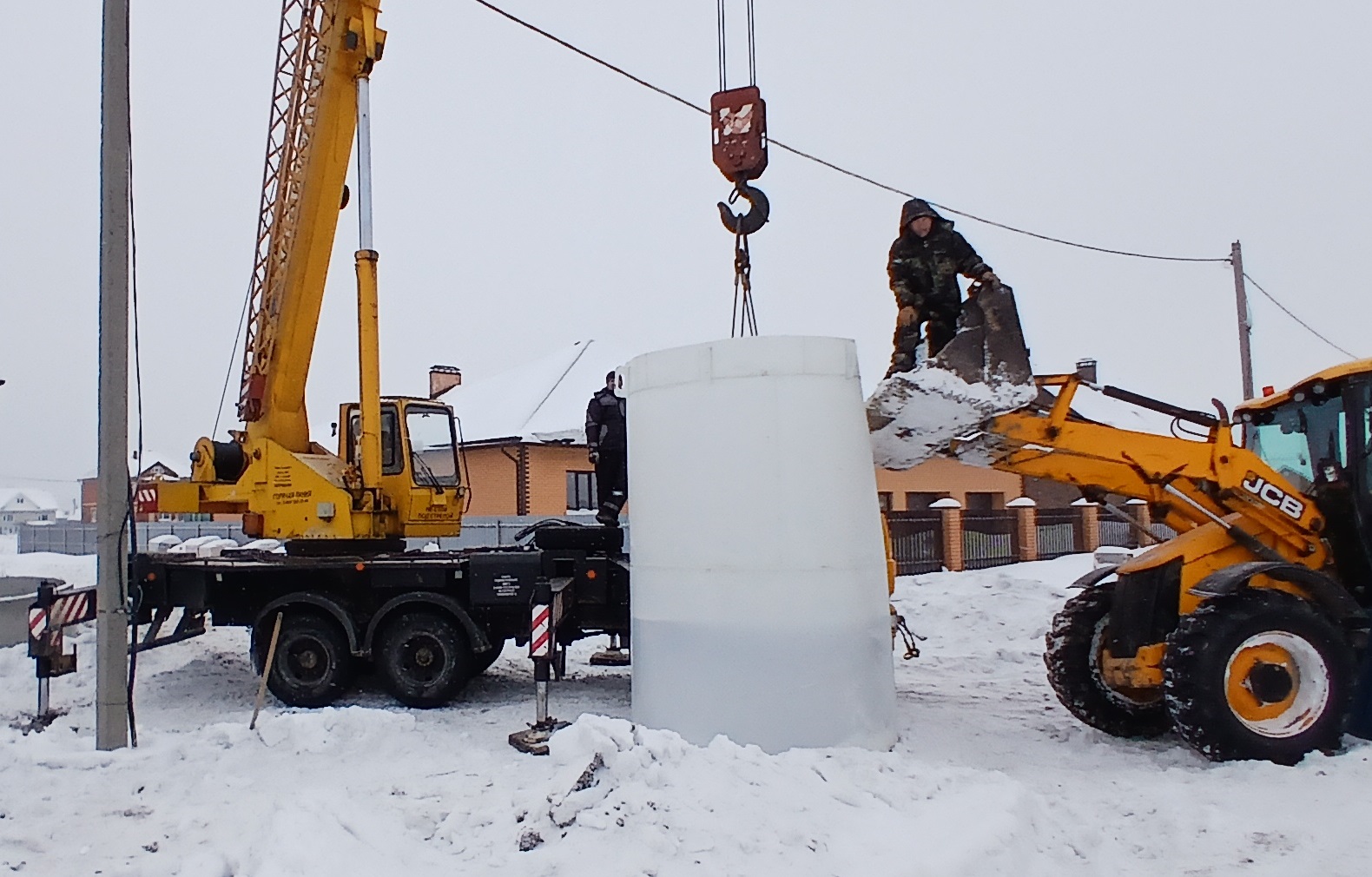 Пластиковый футляр для ЖБИ колодцев для защиты от высокого уровня грунтовых вод
